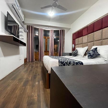 Hotel Senorita Srīnagar Dış mekan fotoğraf