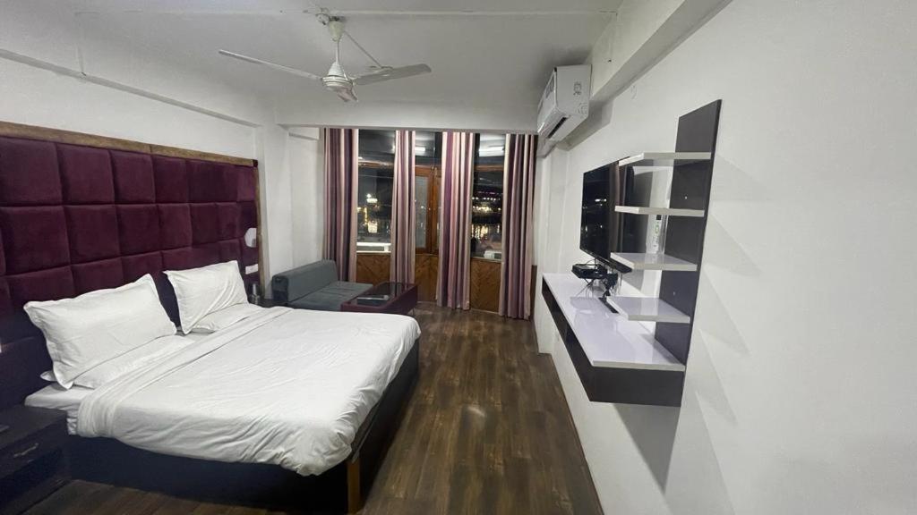 Hotel Senorita Srīnagar Dış mekan fotoğraf