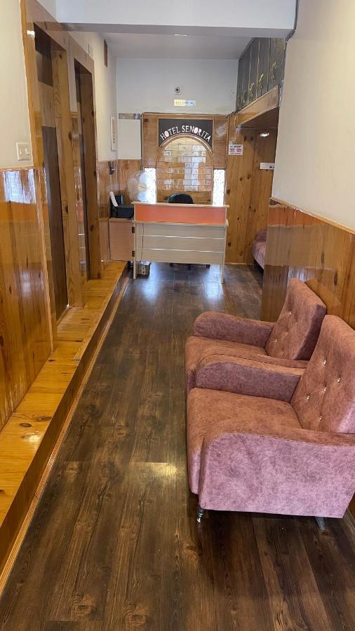 Hotel Senorita Srīnagar Dış mekan fotoğraf