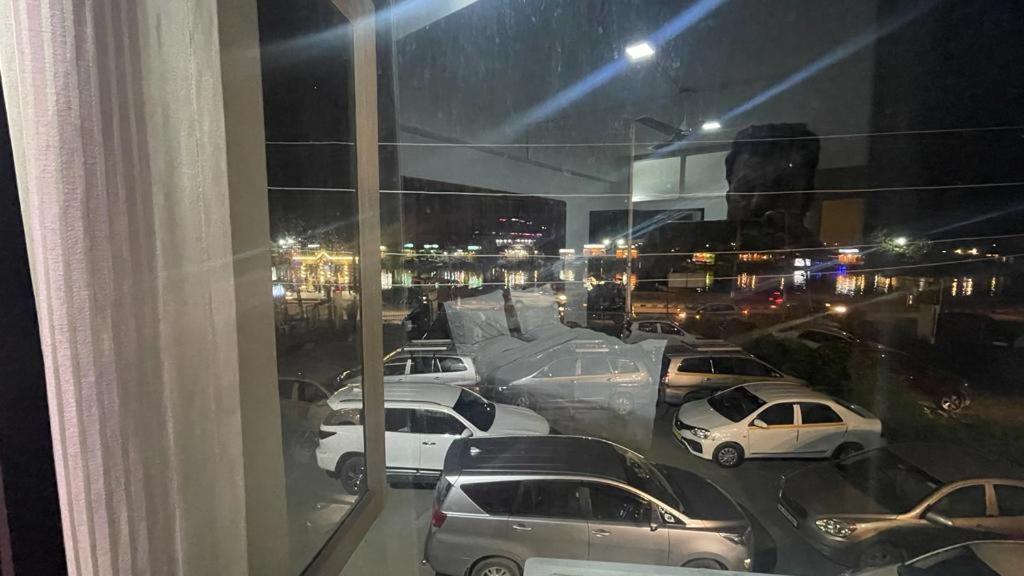 Hotel Senorita Srīnagar Dış mekan fotoğraf