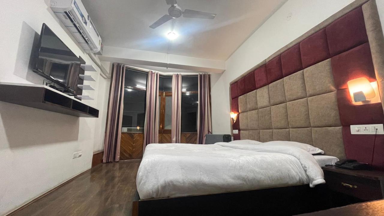 Hotel Senorita Srīnagar Dış mekan fotoğraf