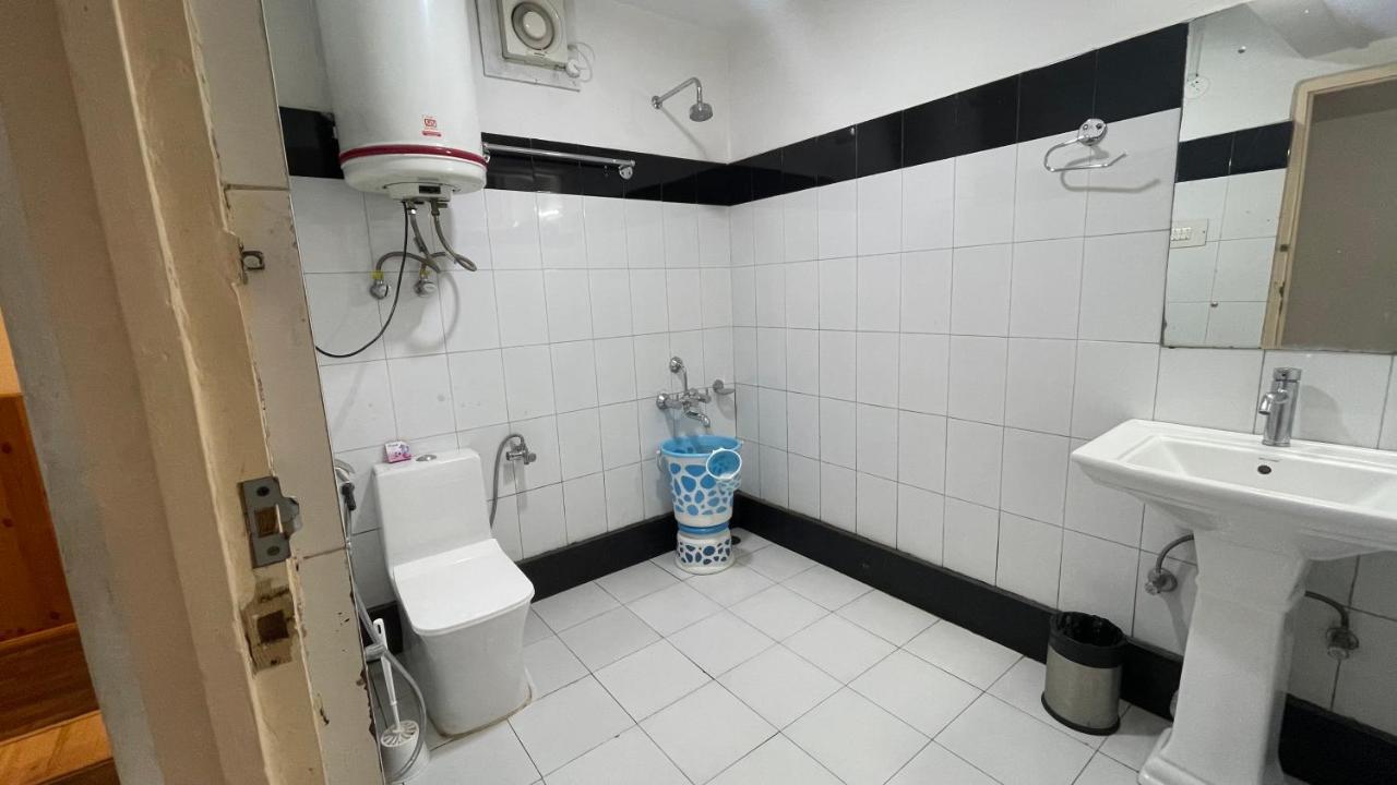 Hotel Senorita Srīnagar Dış mekan fotoğraf