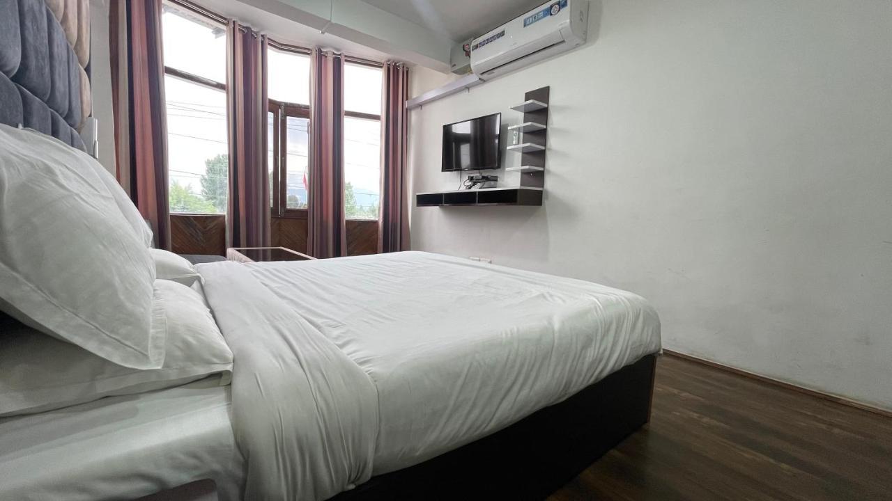 Hotel Senorita Srīnagar Dış mekan fotoğraf