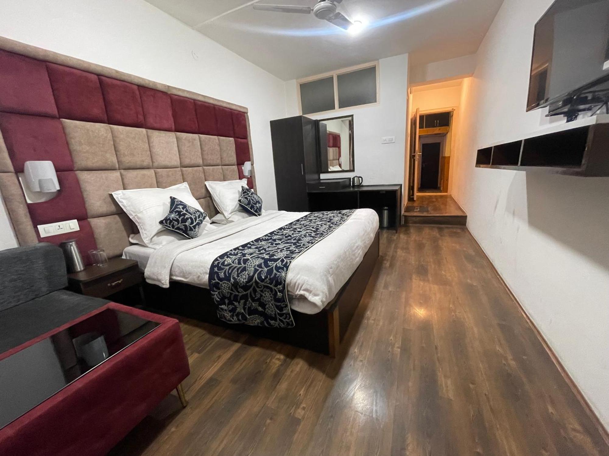 Hotel Senorita Srīnagar Dış mekan fotoğraf