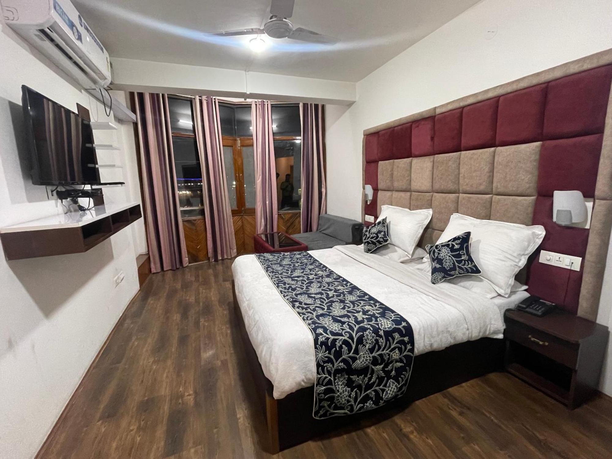 Hotel Senorita Srīnagar Dış mekan fotoğraf