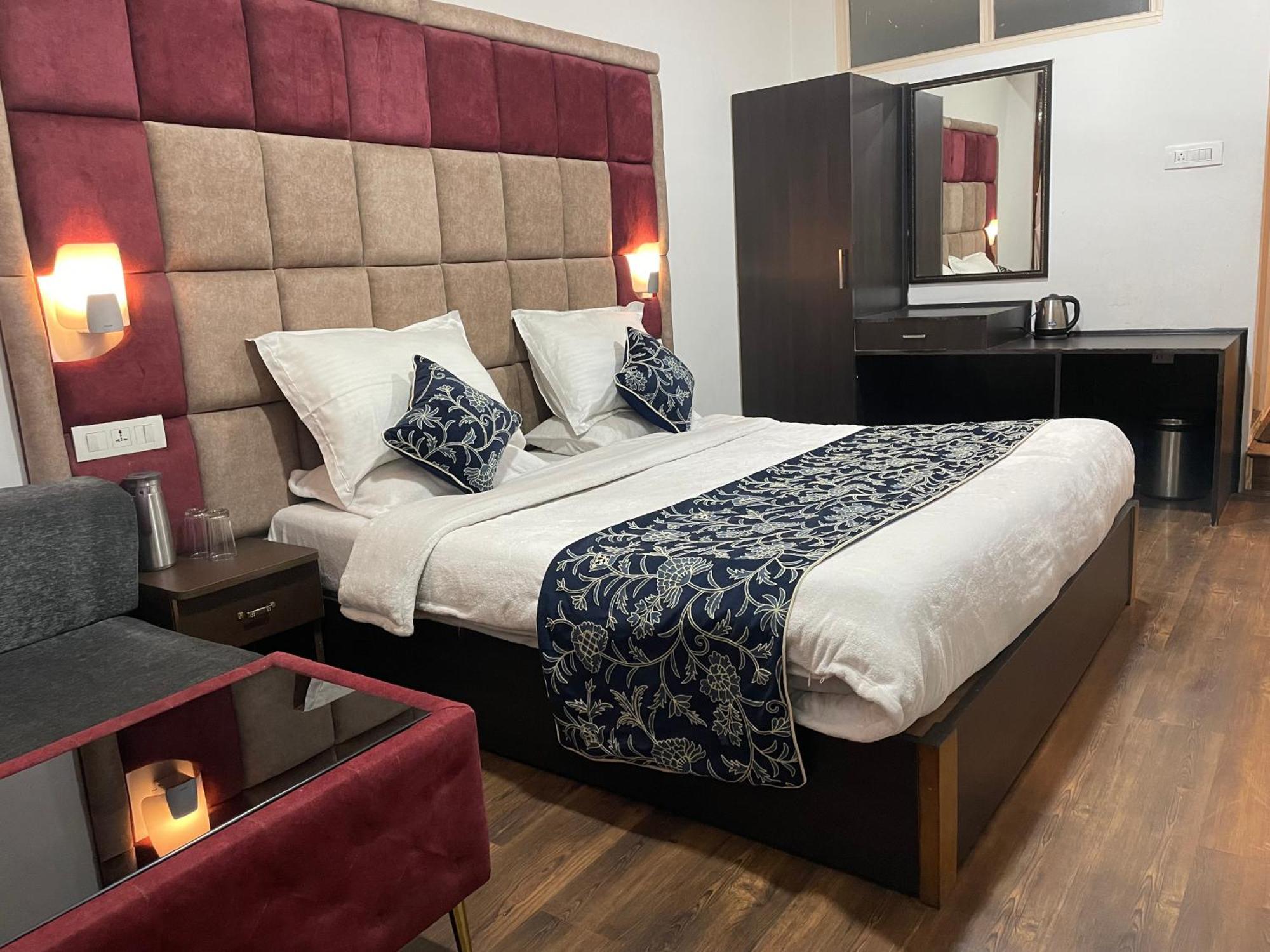 Hotel Senorita Srīnagar Dış mekan fotoğraf