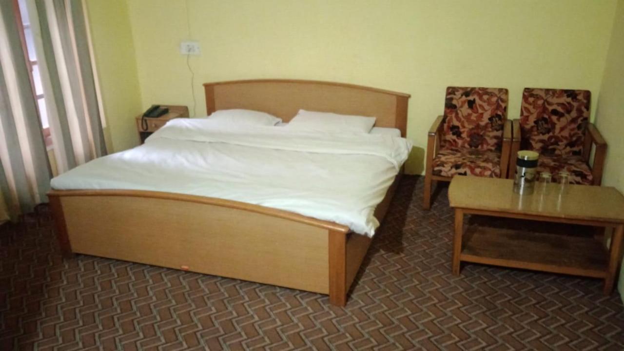 Hotel Senorita Srīnagar Dış mekan fotoğraf