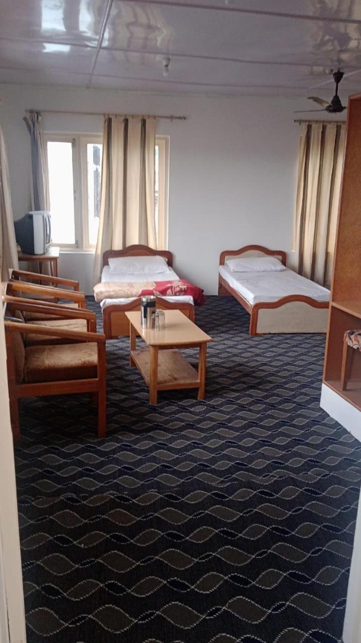 Hotel Senorita Srīnagar Dış mekan fotoğraf