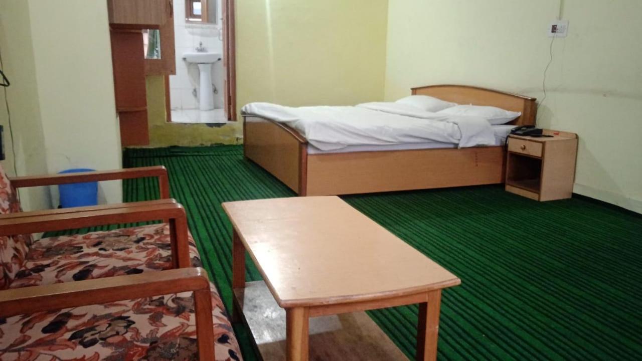 Hotel Senorita Srīnagar Dış mekan fotoğraf