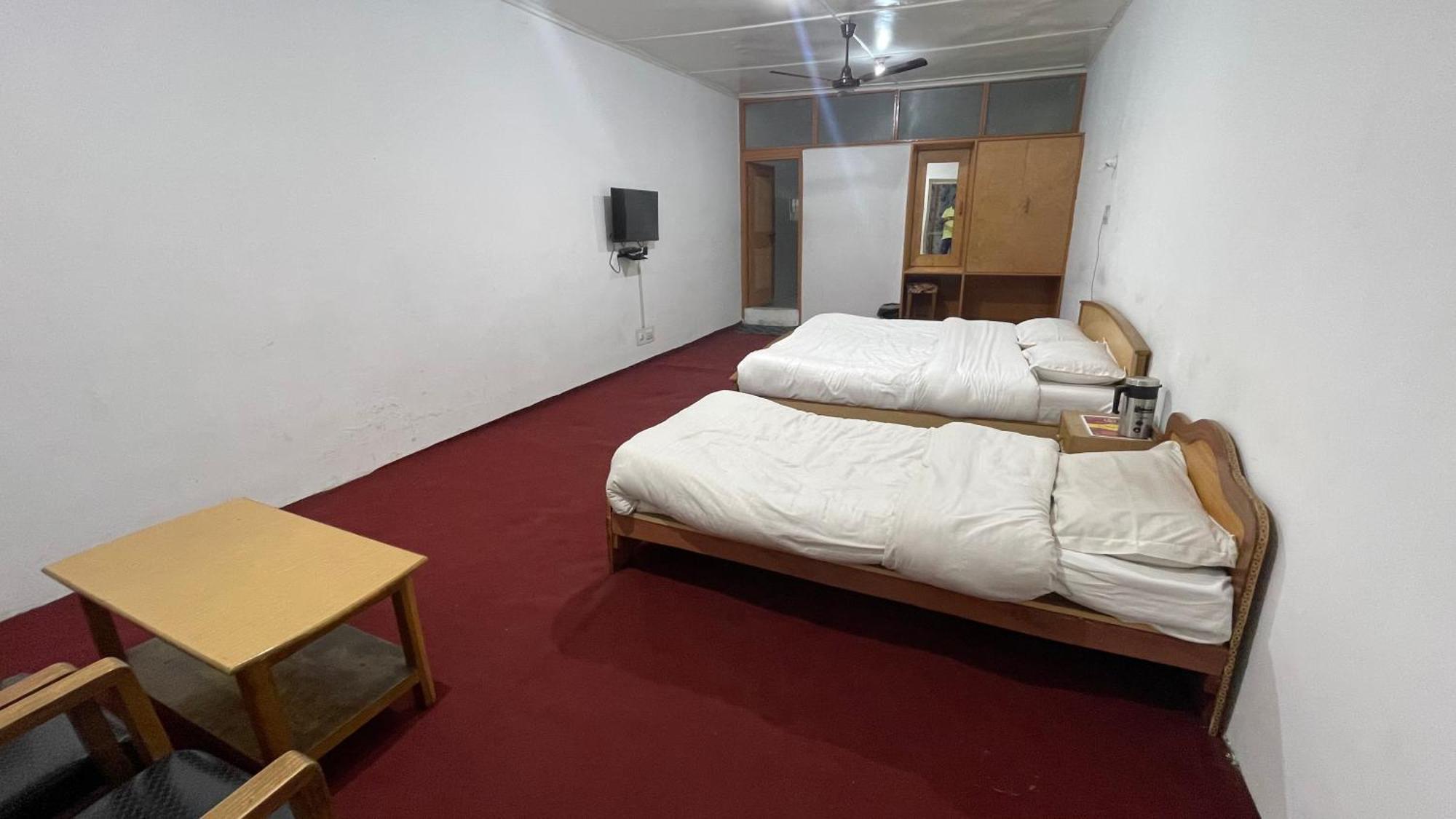 Hotel Senorita Srīnagar Dış mekan fotoğraf
